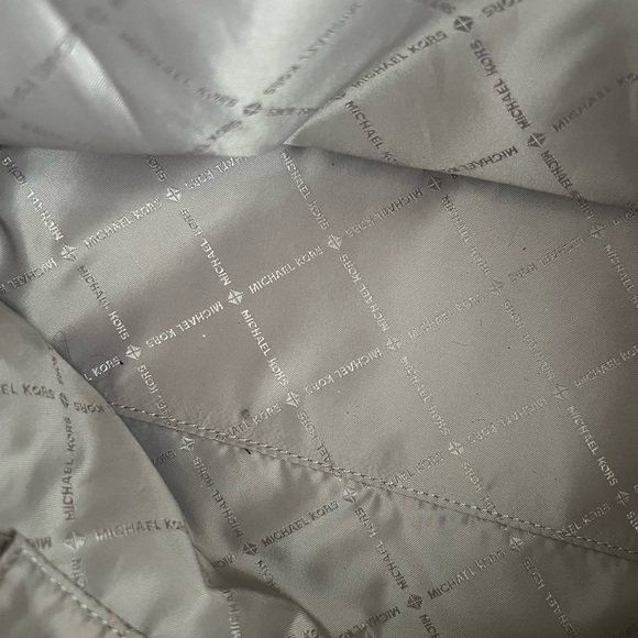 Michael Kors Evie Large Hobo - Picture 10 of 16